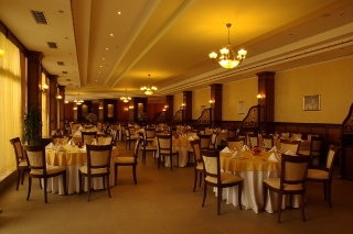 Imagen del bar/restaurante del Hotel Saint Spas Balneocomplex. Foto 4