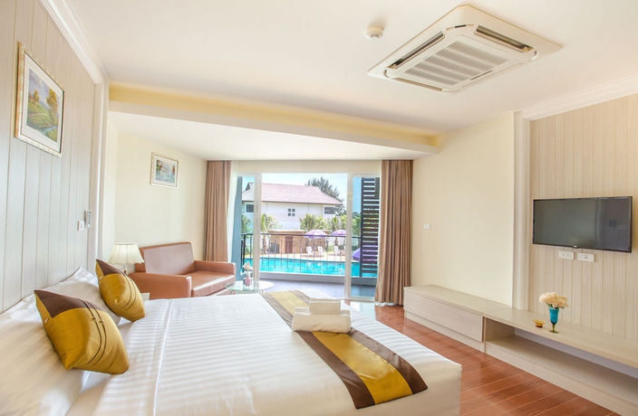 Imagen de la habitación del Hotel Saint Tropez Beach Resort. Foto 8