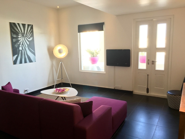 Imagen de la habitación del Hotel Saint Tropez Boutique. Foto 2