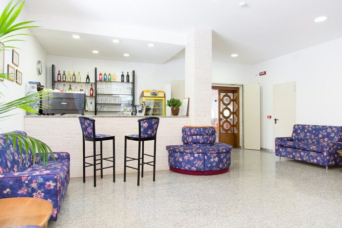 Imagen del bar/restaurante del Hotel Saint Tropez, Pineto. Foto 16