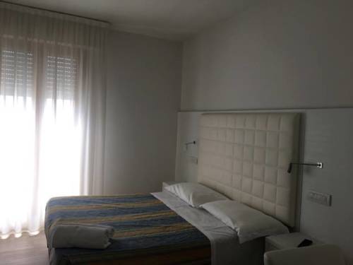 Imagen de la habitación del Hotel Saint Tropez, Riccione. Foto 4