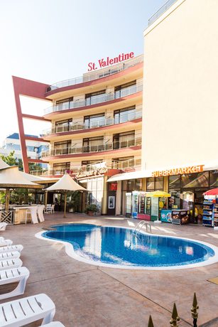Imagen de la piscina del Hotel Saint Valentine. Foto 17
