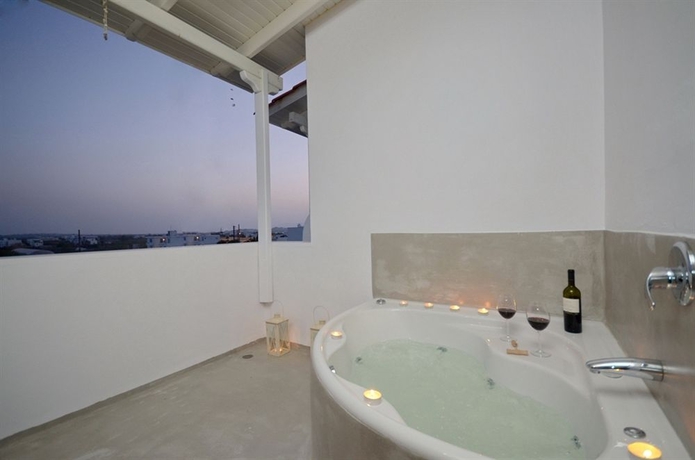 Imagen de la habitación del Hotel Saint Vlassis. Foto 7