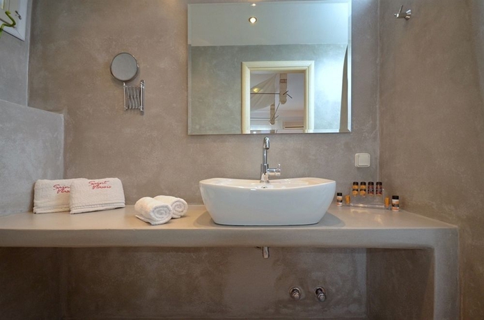 Imagen de la habitación del Hotel Saint Vlassis. Foto 8