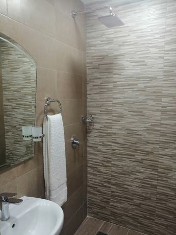 Imagen de la habitación del Hotel Saint-Antoine. Foto 7