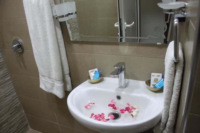 Imagen de la habitación del Hotel Saint-Antoine. Foto 12