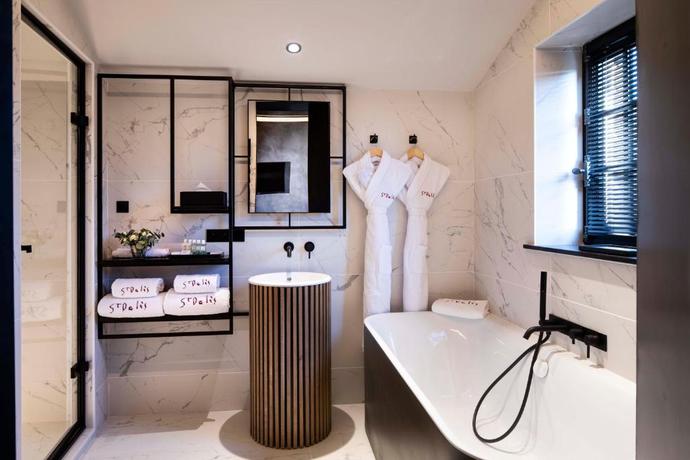 Imagen de la habitación del Hotel Saint-Delis - La Maison du Peintre - Relais and Chateaux. Foto 5