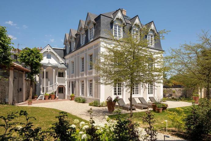 Imagen de los exteriores del Hotel Saint-Delis - La Maison du Peintre - Relais and Chateaux. Foto 15