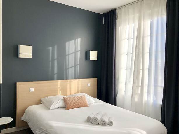 Imagen de la habitación del Hotel Saint-Louis, BREST. Foto 13