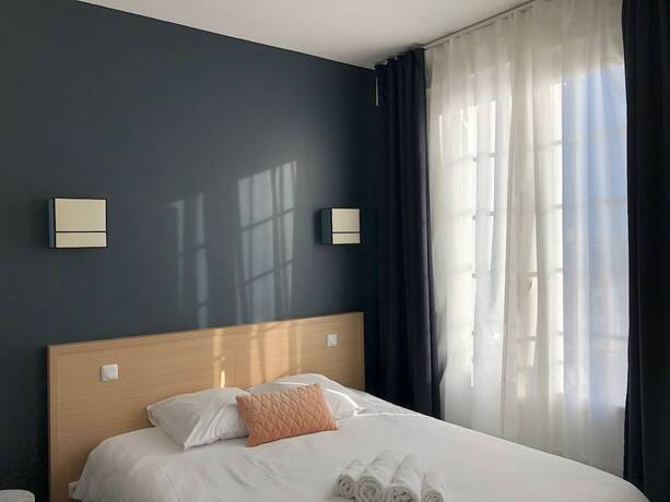 Imagen de la habitación del Hotel Saint-Louis, BREST. Foto 16