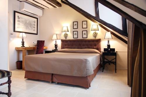 Imagen general del Hotel Saint-Louis Marais. Foto 4