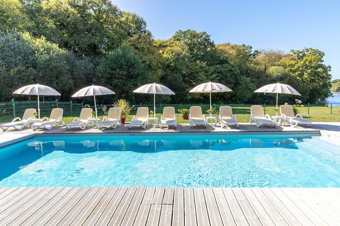 Imagen de la piscina del Hotel Saint-Malo Golf Resort. Foto 19