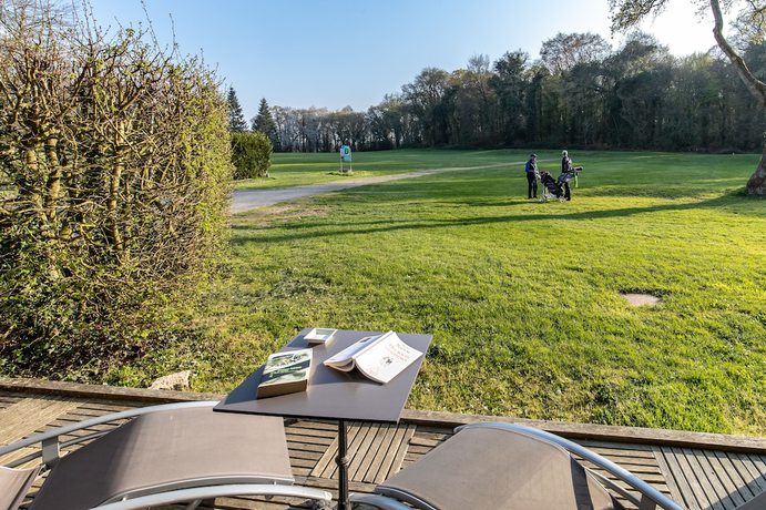 Imagen de la habitación del Hotel Saint-Malo Golf Resort. Foto 9