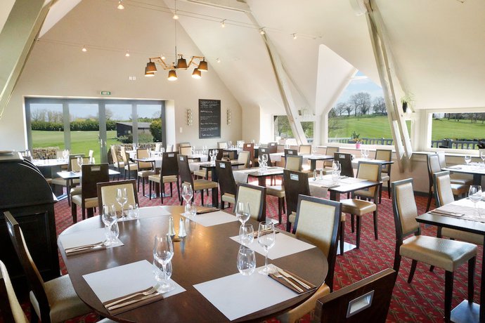 Imagen del bar/restaurante del Hotel Saint-Malo Golf Resort. Foto 6