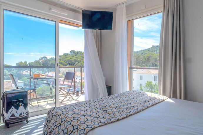 Imagen de la habitación del Hotel Saint-Raphael Le Dramont. Foto 9