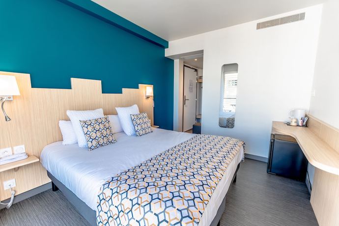 Imagen de la habitación del Hotel Saint-Raphael Le Dramont. Foto 10