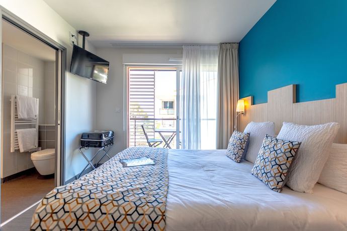 Imagen de la habitación del Hotel Saint-Raphael Le Dramont. Foto 17