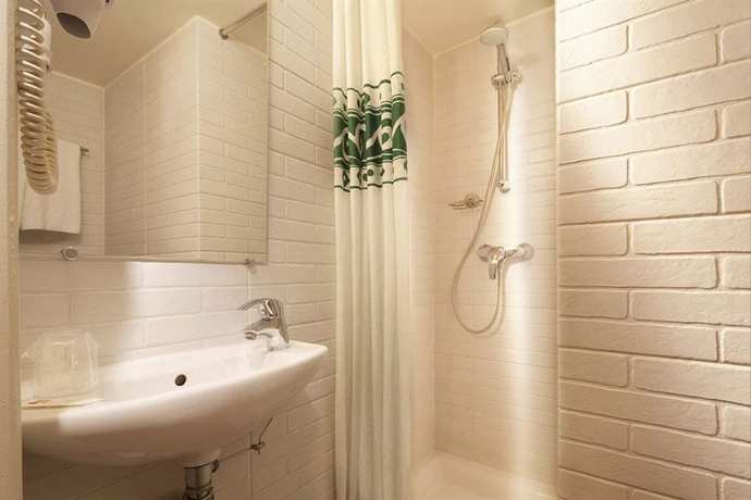 Imagen de la habitación del Hotel Saint-Roch. Foto 4