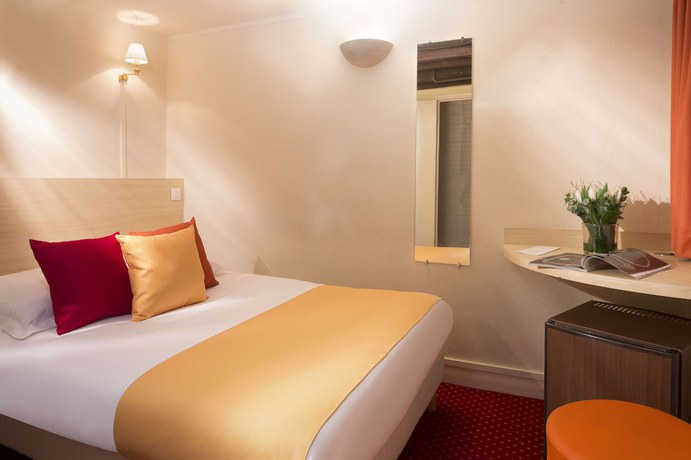 Imagen de la habitación del Hotel Saint-Roch. Foto 5