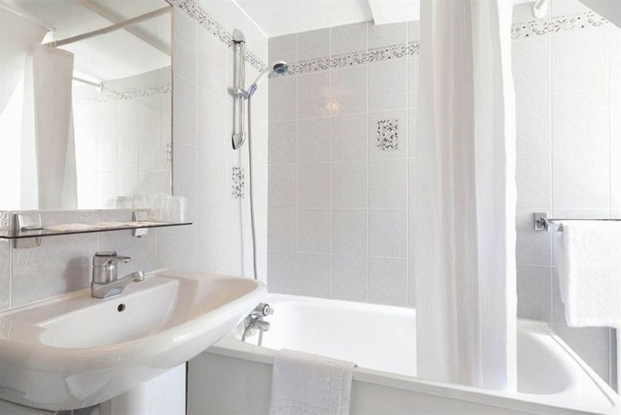 Imagen de la habitación del Hotel Saint-Roch. Foto 6