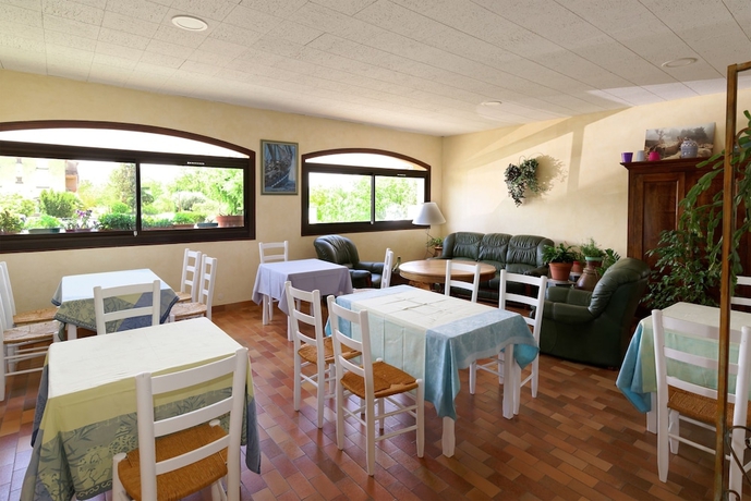 Imagen de los interiores del Hotel Sainte Anne. Foto 16