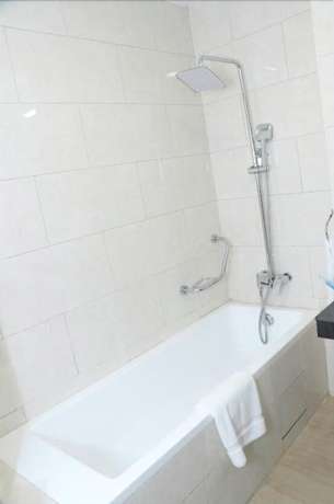 Imagen de la habitación del Hotel Sainte Famille. Foto 15