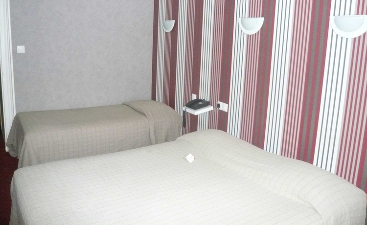 Imagen de la habitación del Hotel Saint-jacques. Foto 2