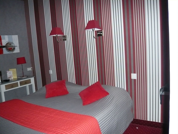 Imagen de la habitación del Hotel Saint-jacques. Foto 8