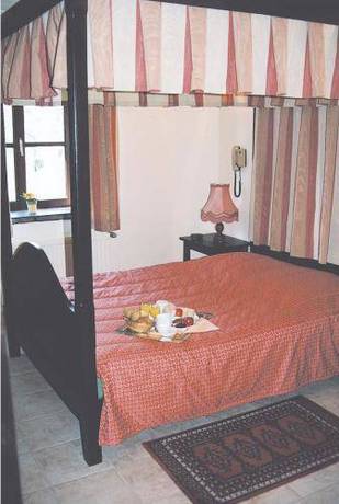 Imagen de la habitación del Hotel Saint-martin, Courtil. Foto 2