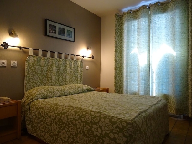 Imagen de la habitación del Hotel Saint-michel, Digne les Bains. Foto 17