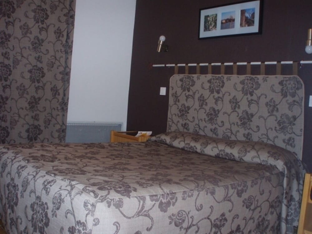 Imagen de la habitación del Hotel Saint-michel, Digne les Bains. Foto 18