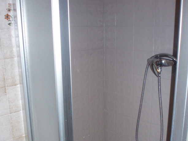 Imagen de la habitación del Hotel Saint-michel, Digne les Bains. Foto 19
