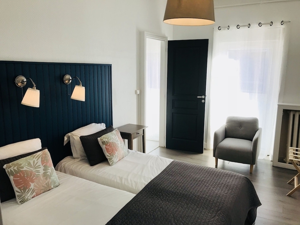 Imagen de la habitación del Hotel Saint-michel. Foto 6