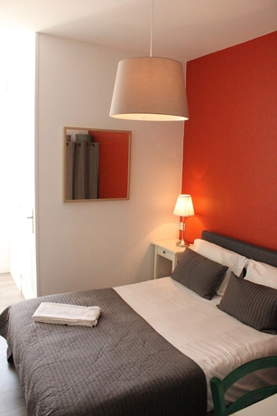 Imagen de la habitación del Hotel Saint-michel. Foto 9