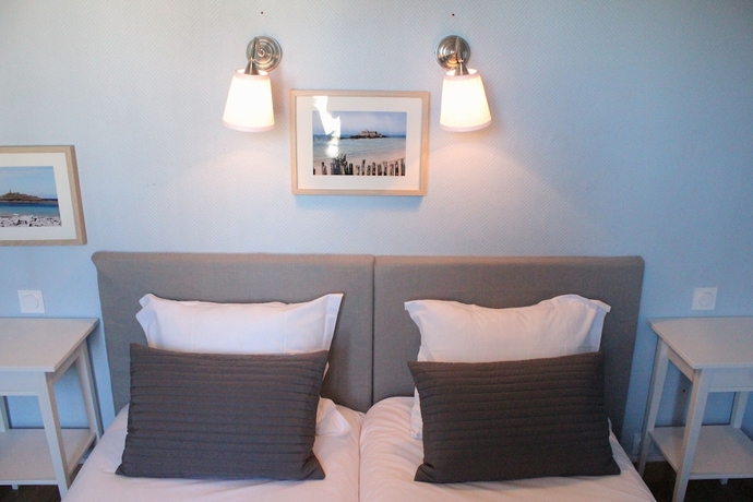 Imagen de la habitación del Hotel Saint-michel. Foto 15