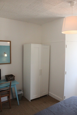 Imagen de la habitación del Hotel Saint-michel. Foto 16