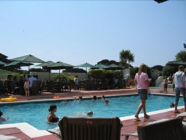 Imagen de la piscina del Hotel Saints Bay. Foto 12