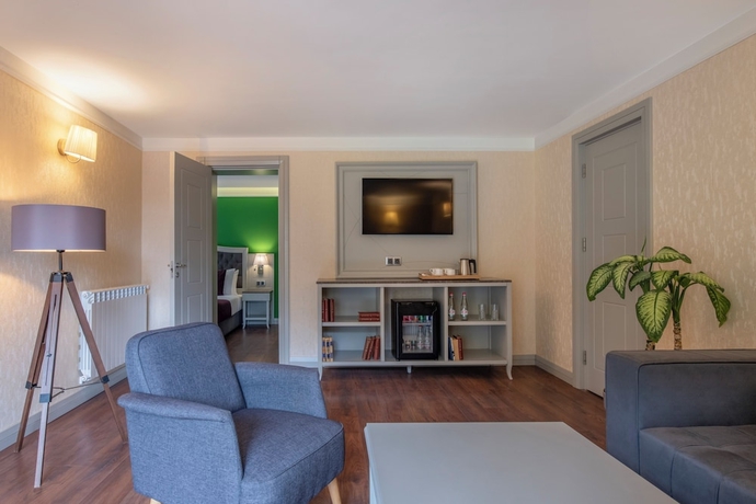 Imagen de la habitación del Hotel Sairme Resort. Foto 3