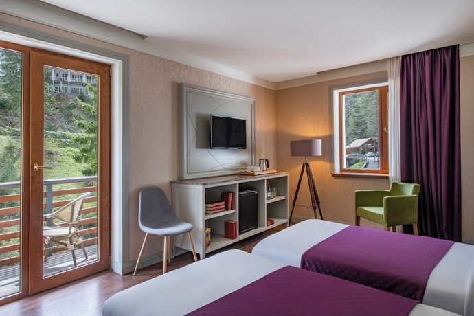 Imagen de la habitación del Hotel Sairme Resort. Foto 15
