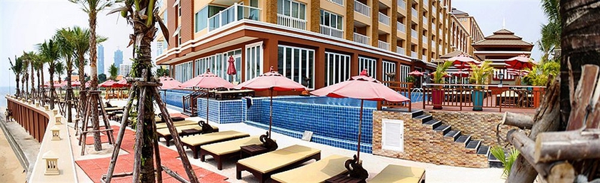 Imagen de la piscina del Hotel Saisawan Beach Resort. Foto 5