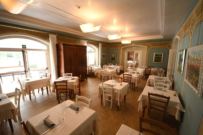 Imagen del bar/restaurante del Hotel Saisera. Foto 3