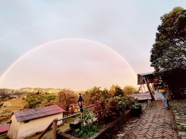 Imagen de la habitación del Hotel Saiva Hill Resort. Foto 8