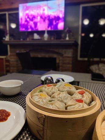 Imagen del bar/restaurante del Hotel Saiva Hill Resort. Foto 6