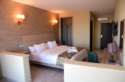 Imagen general del Hotel Saja. Foto 1