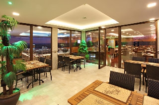 Imagen del bar/restaurante del Hotel Sakarya Balturk Hotel. Foto 6