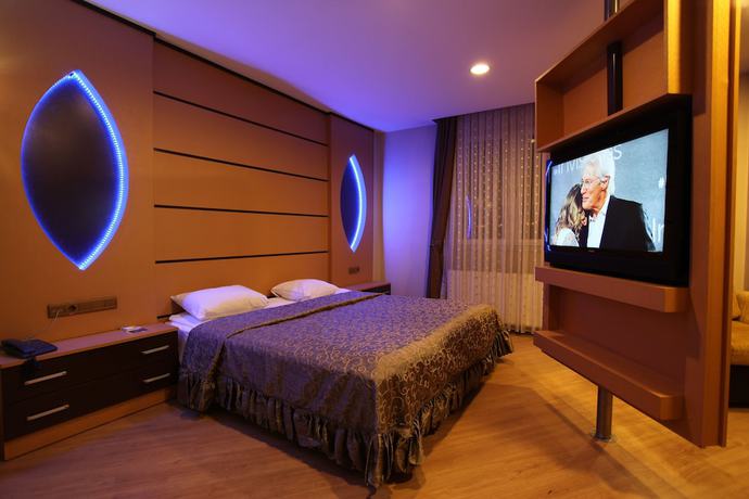 Imagen de la habitación del Hotel Sakarya Grand Hotel. Foto 7