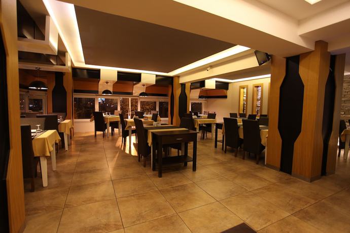Imagen del bar/restaurante del Hotel Sakarya Grand Hotel. Foto 3