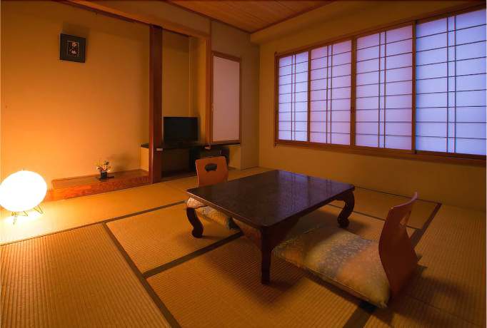Imagen de la habitación del Hotel Sake Tamakiya. Foto 2