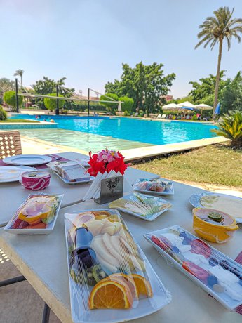 Imagen del bar/restaurante del Hotel Sakkara Country Club. Foto 2