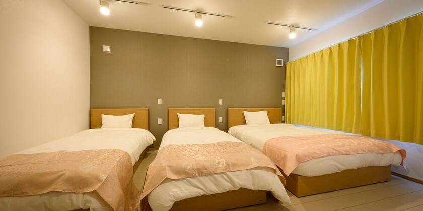 Imagen de la habitación del Hotel Sakura 93. Foto 19